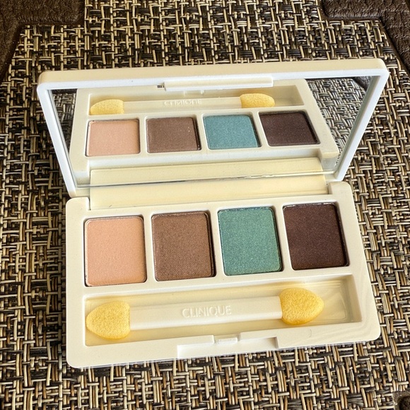 Clinique All About Shadow Quad Eyeshadow Palette!!🔥🔥🔥 - Picture 1 of 13